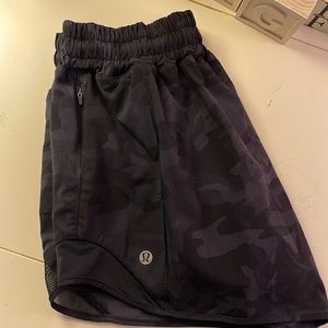 Lululemon Hotty Hot II Short 2.5”